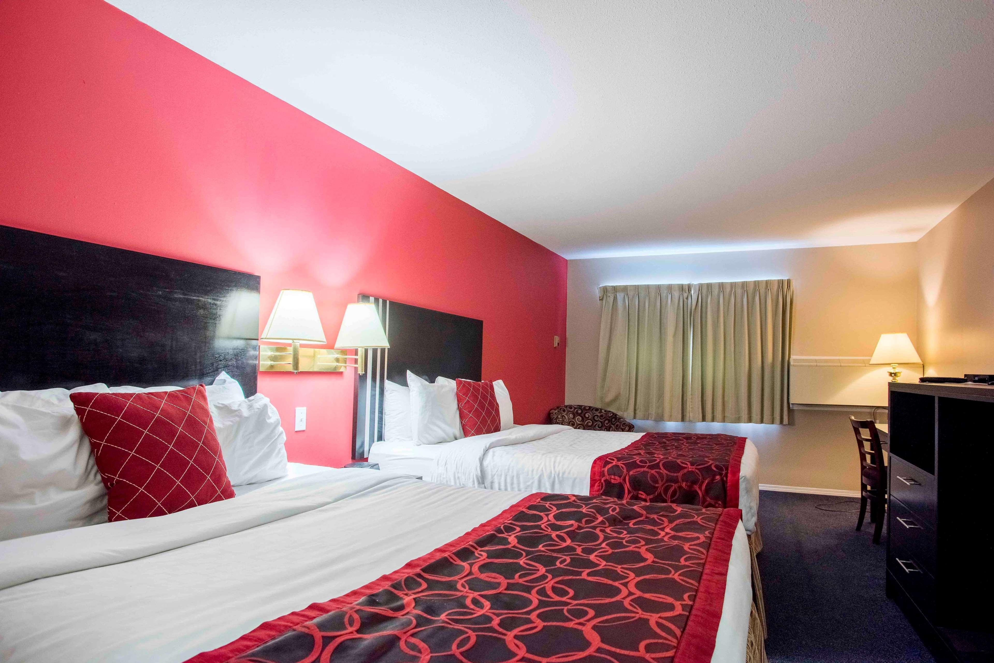 Hotel Ramada Limited 100 Mile House Exteriér fotografie